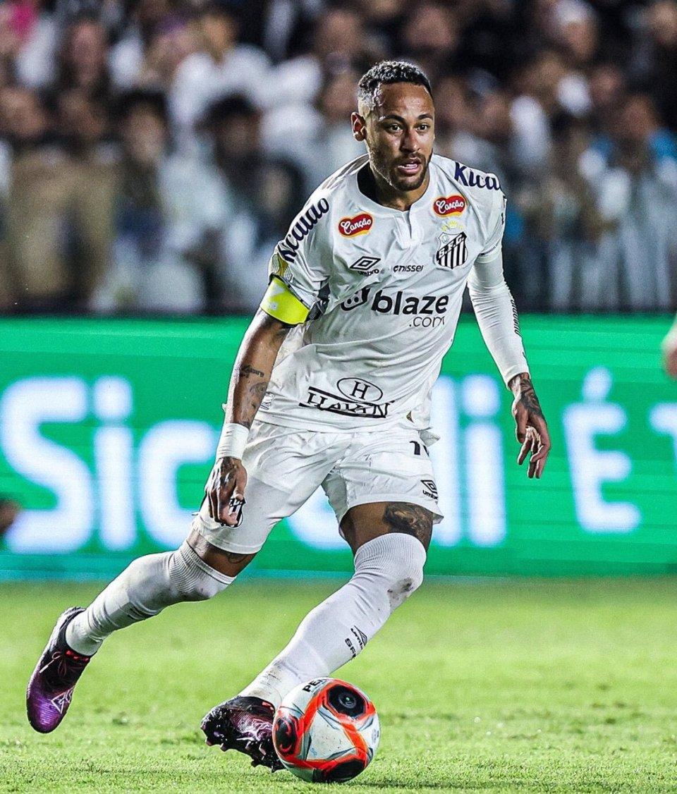 AYX GAMES-内马尔重返赛场，晋级下一阶段首场状态出色，公牛观众沸腾！再创辉煌时刻的简单介绍