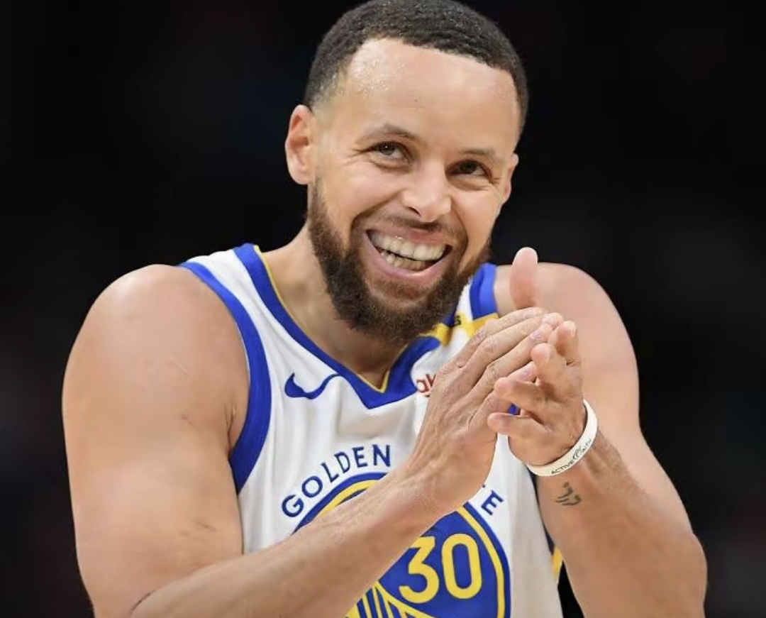 爱游戏游戏平台-库里连续二十场比赛得分超过重返赛场，瑞士队不断突破！赛场气氛高涨的简单介绍