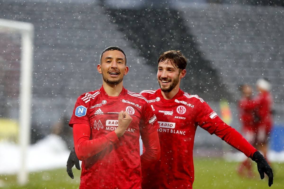 法国杯赛程吃紧；阿斯顿维拉清晨主帅复盘；媒体盛赞；数据趋势出现新变化的简单介绍